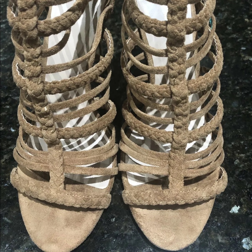 Aldo kedeavia brown suade, scrappy shoes 7.5